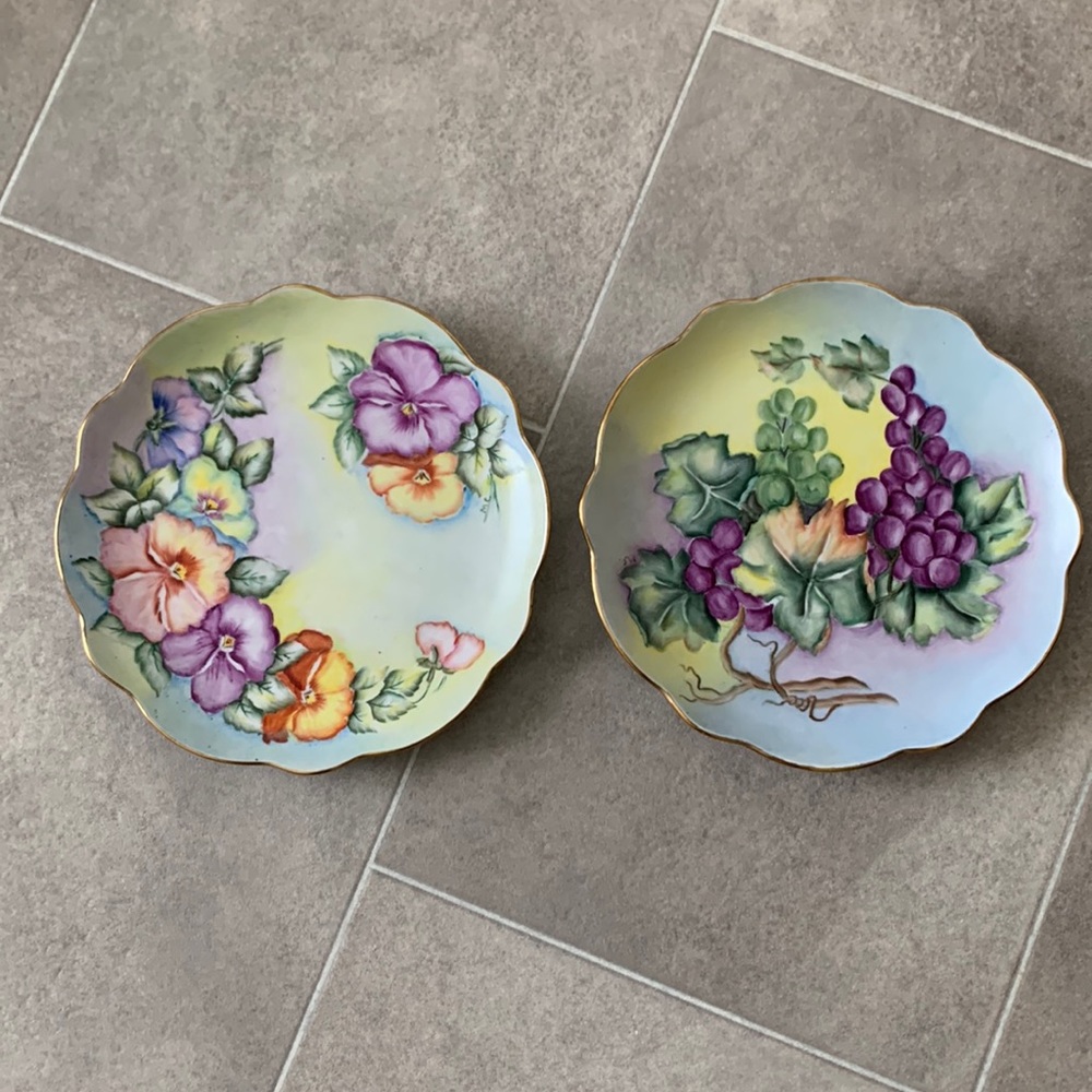 Gold edge plates with fruit design